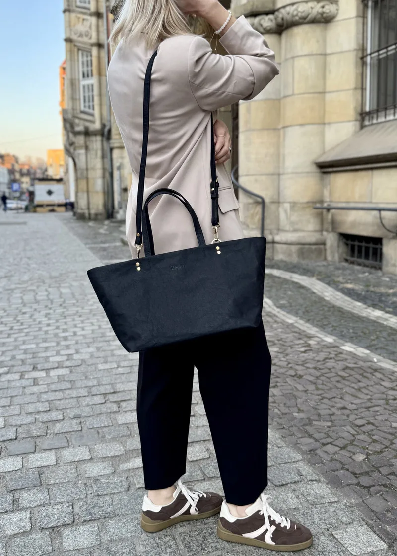 Shopperka GIULIA czarna — torebka ze skóry celulozowej