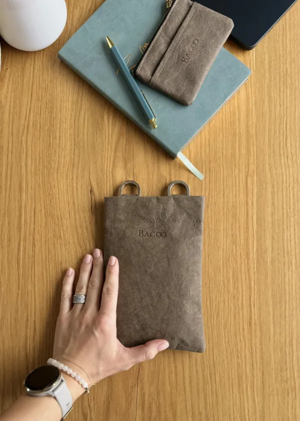 Phonebag IVY taupe — torebka na telefon ze skóry celulozowej