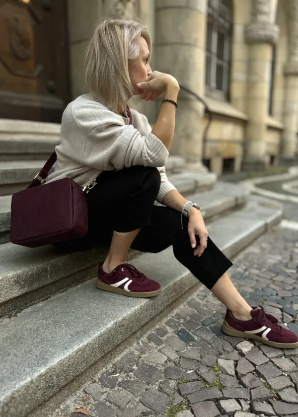Listonoszka MELODY burgundowa — torebka ze skóry celulozowej
