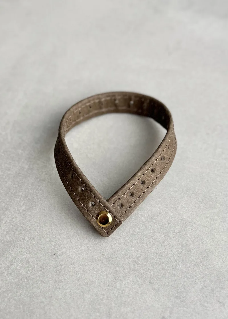 Etui na kolczyki taupe