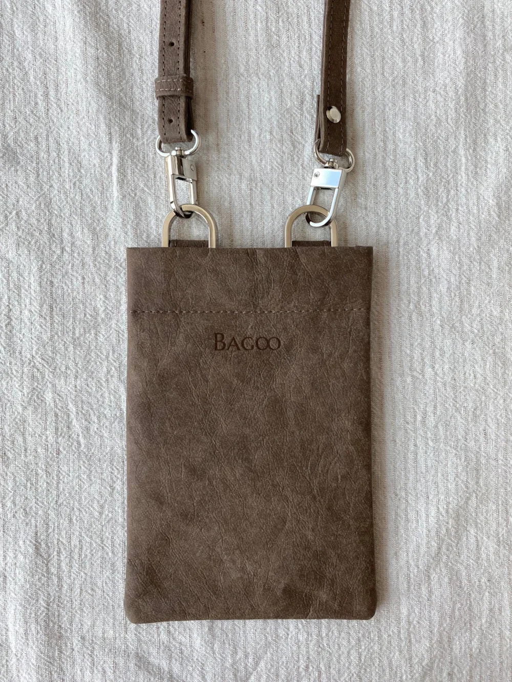 Phonebag IVY taupe — torebka na telefon ze skóry celulozowej