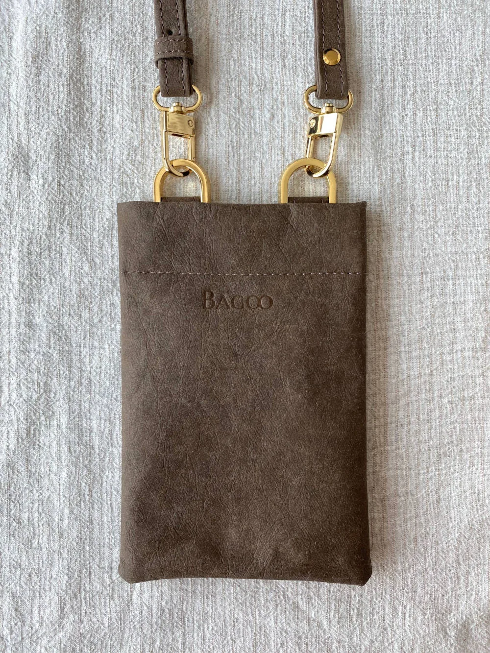 Phonebag IVY taupe — torebka na telefon ze skóry celulozowej