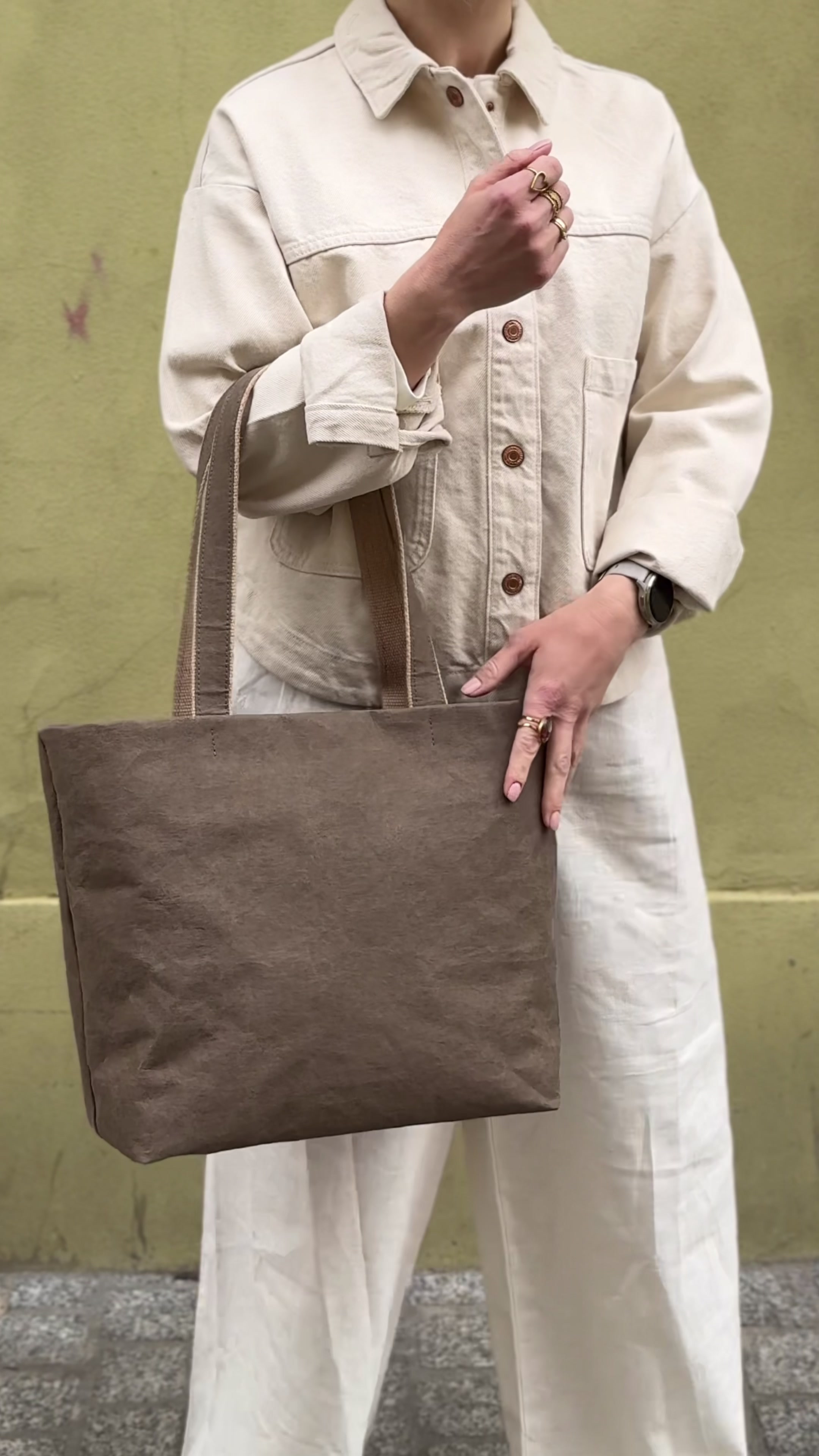 Iza z czekoladową shopperką Bagoo